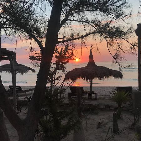 Mada Surf Ranch Hotel Anakao Bagian luar foto