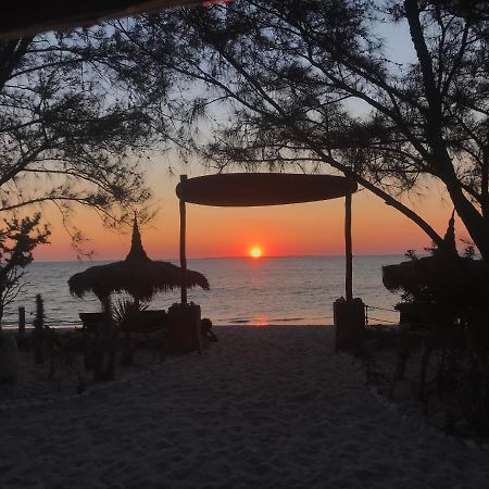 Mada Surf Ranch Hotel Anakao Bagian luar foto