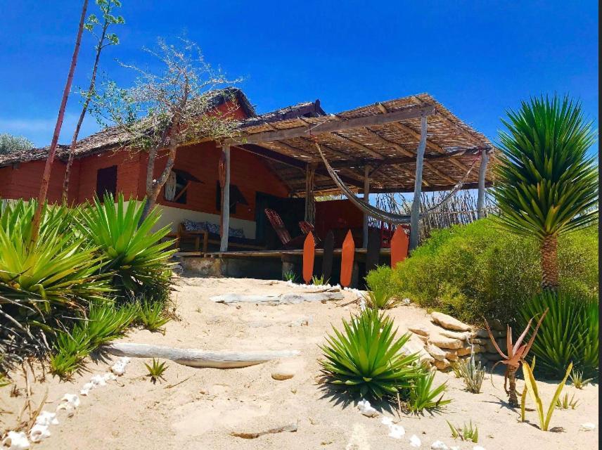 Mada Surf Ranch Hotel Anakao Bagian luar foto